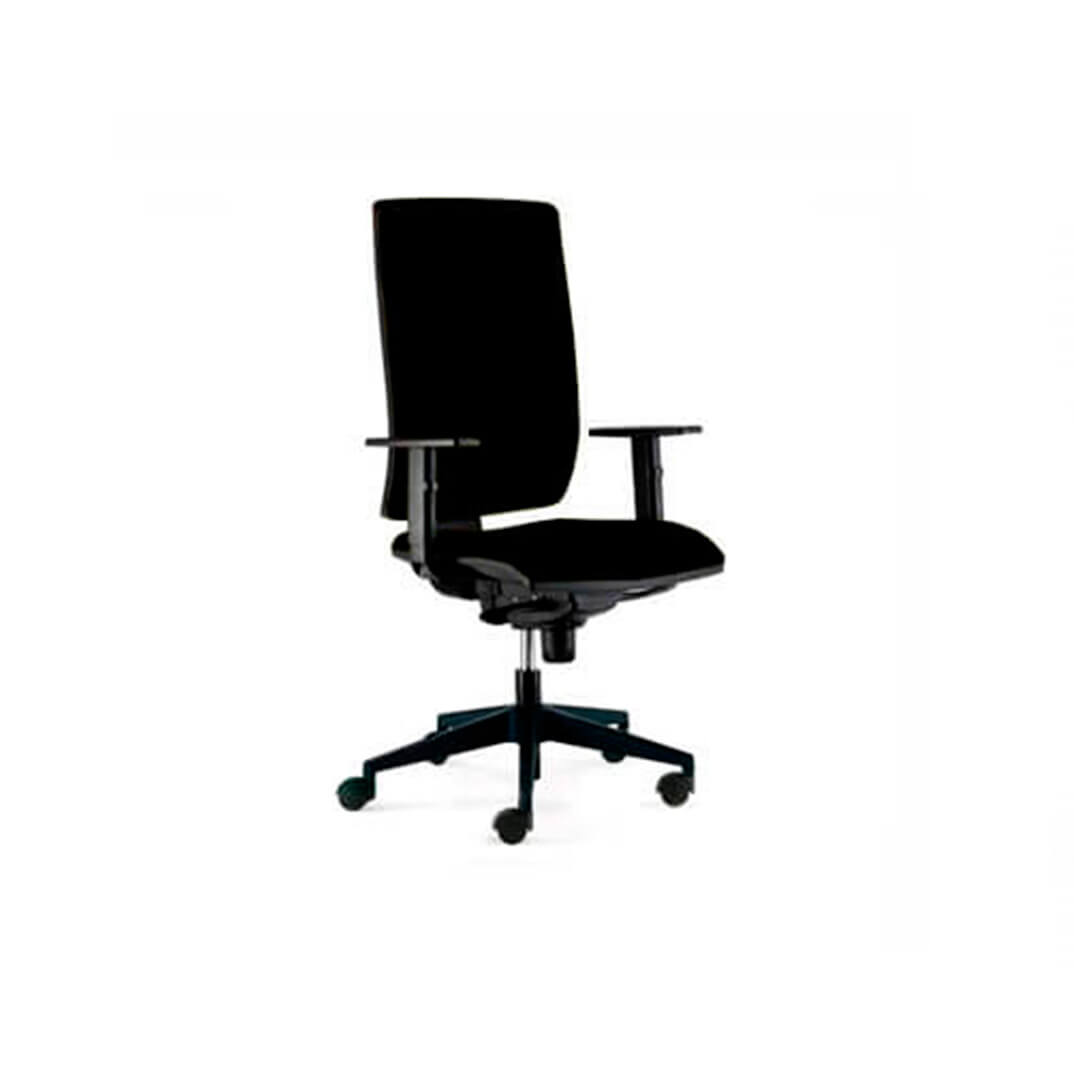 Silla KIND con respaldo y brazos 1D regulables