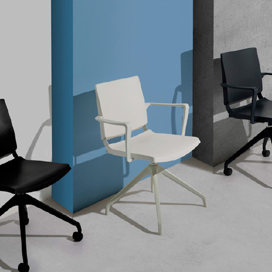 Silla ATENEA blanca con brazos